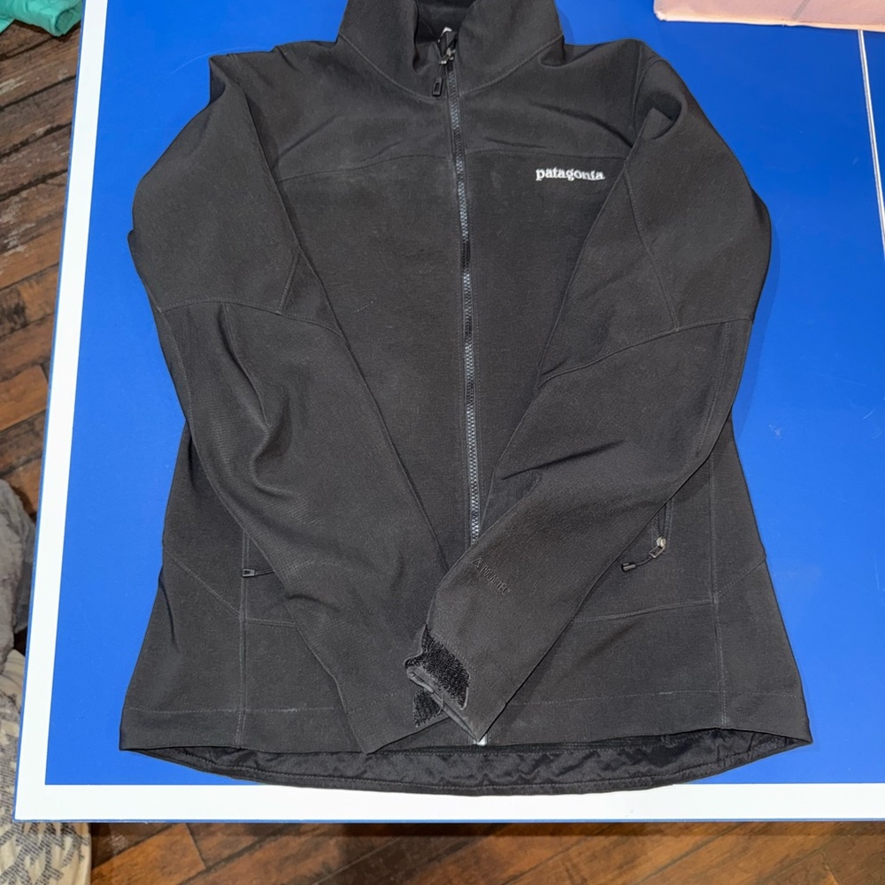 Patagonia Classic Black hard shell